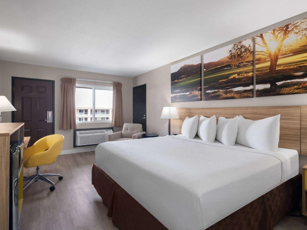 Days Inn by Wyndham Las Vegas Airport Near the Strip Main image